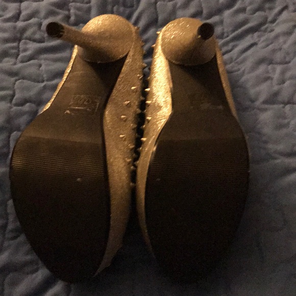 Women’s heels - Picture 2 of 2